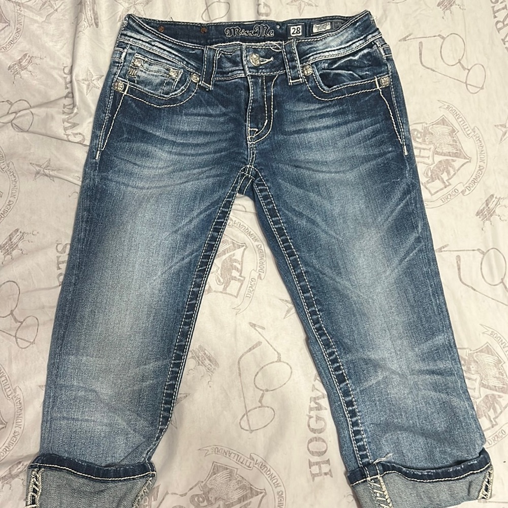 Buckle Miss Me Capris